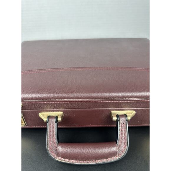 1970s Atlantis Leather Attaché Case Burgundy Suede Interior Executive Briefcase - Picture 4 of 15